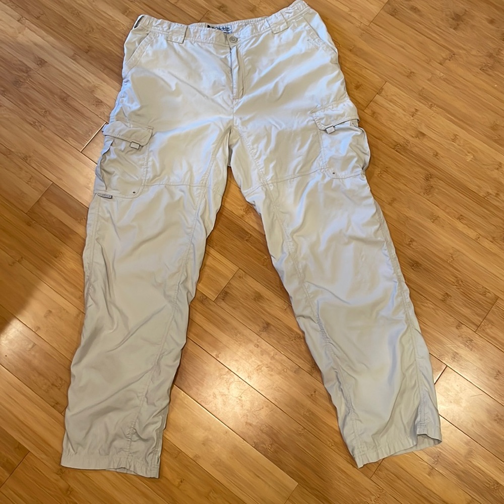 Columbia Nylon Cargo Pants Large